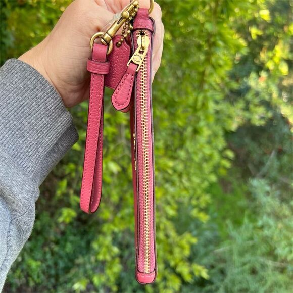 COACH Pebble Leather Wristlet with Detachable Wrist Strap 22962 AUTHENTIC - Picture 5 of 10